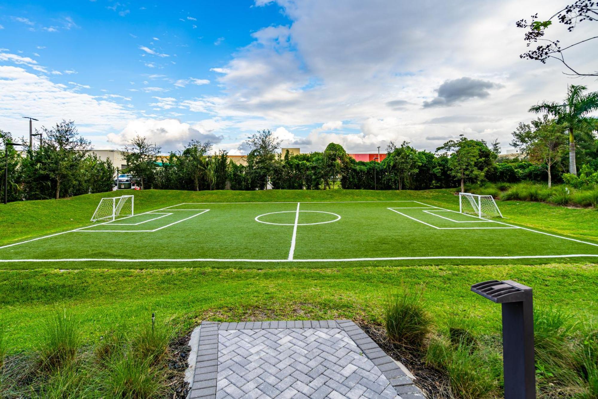 Amazing 2 Bedroom Unit In Doral Miami With Free Parking ไฮอาเลียห์การ์เดนส์ ภายนอก รูปภาพ