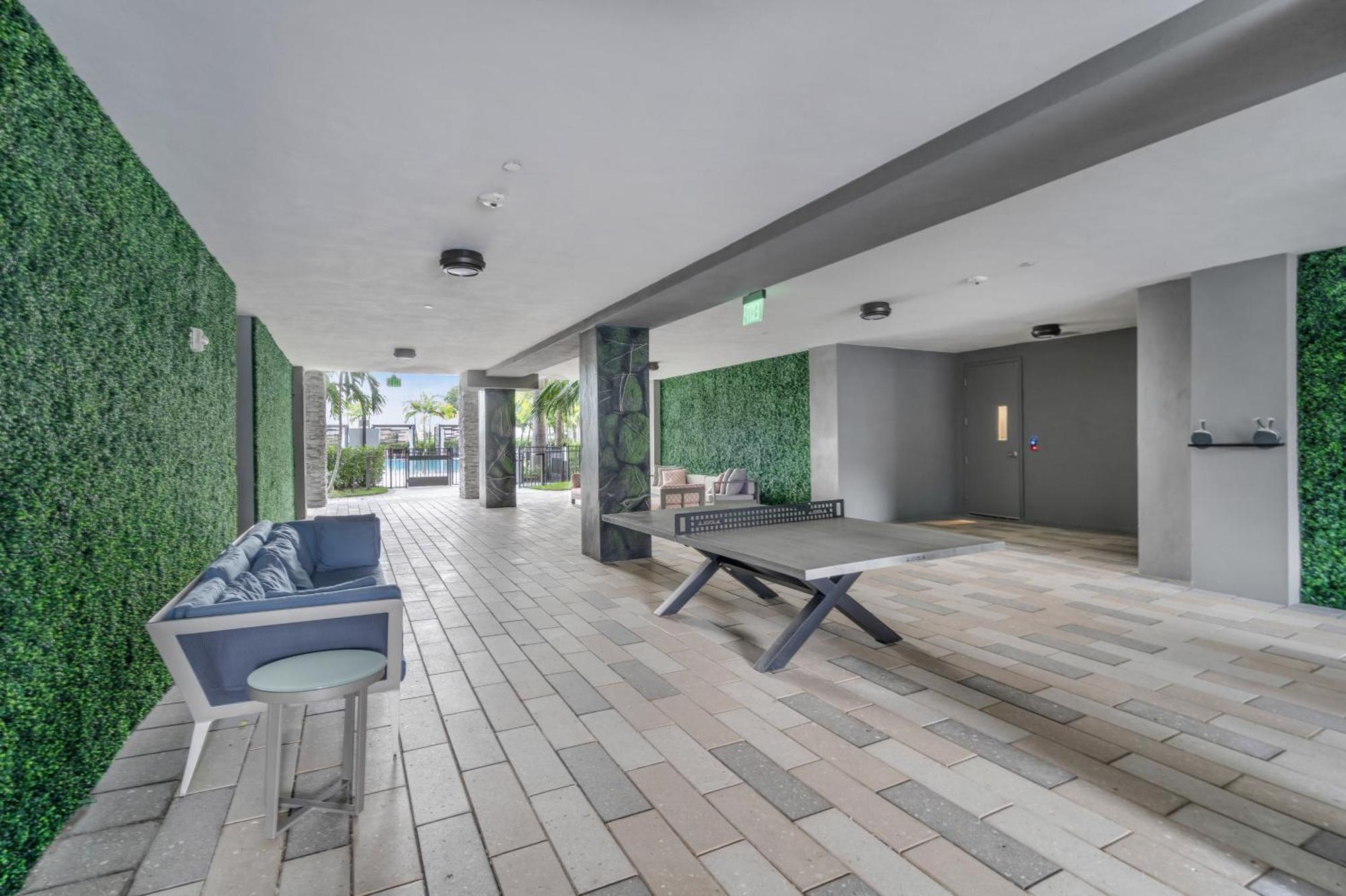 Amazing 2 Bedroom Unit In Doral Miami With Free Parking ไฮอาเลียห์การ์เดนส์ ภายนอก รูปภาพ