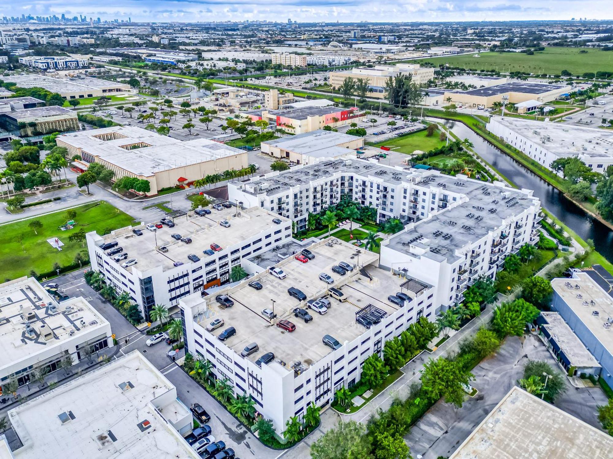 Amazing 2 Bedroom Unit In Doral Miami With Free Parking ไฮอาเลียห์การ์เดนส์ ภายนอก รูปภาพ